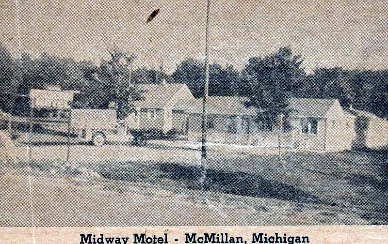 Northern Retreat (McMillan Motel) - Vintage Postcard